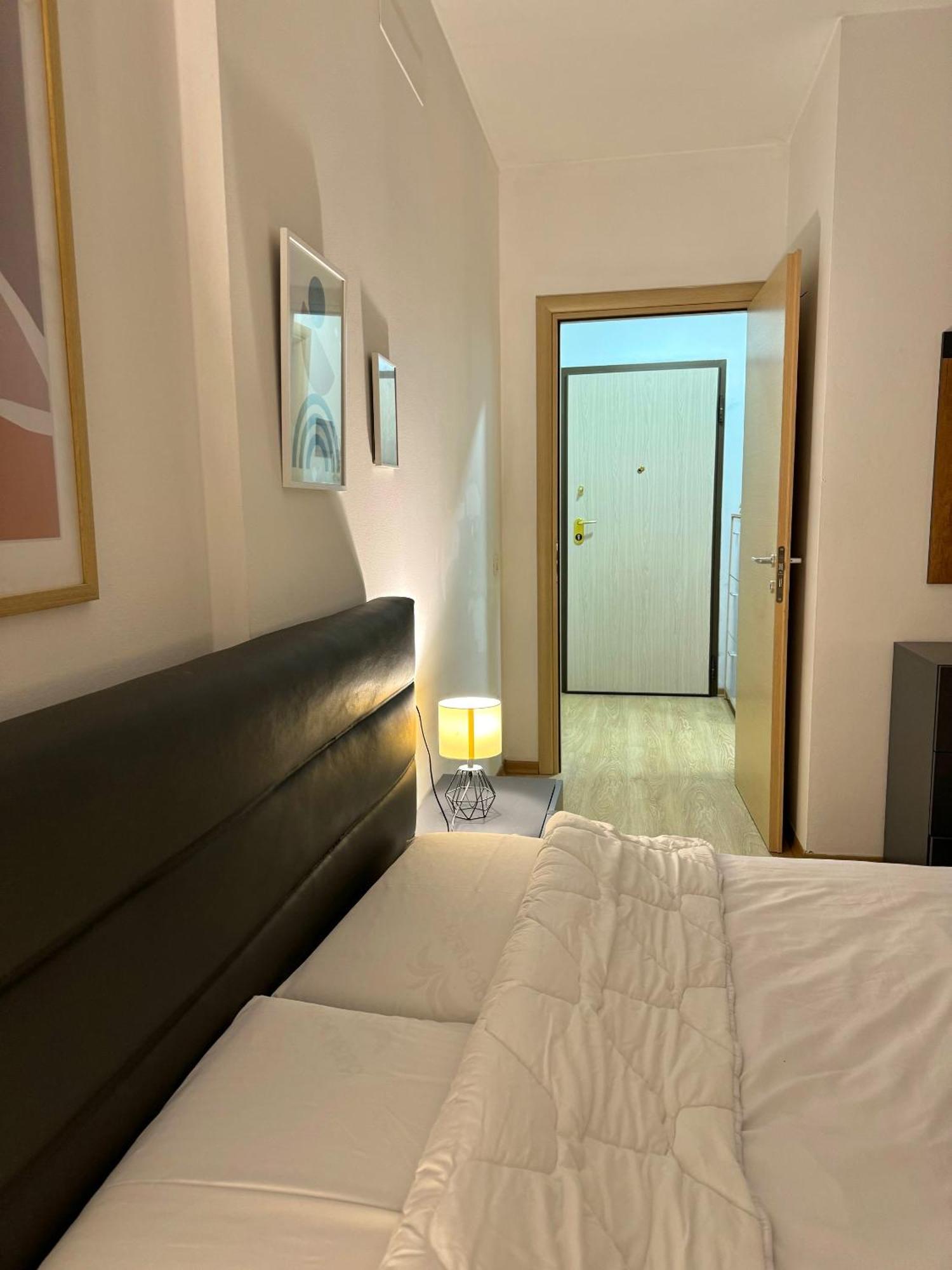 Sunset Apartment *